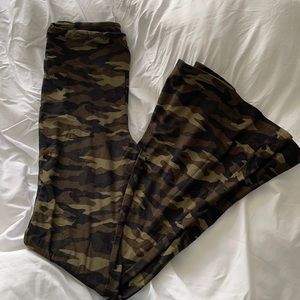 Camo flare pants